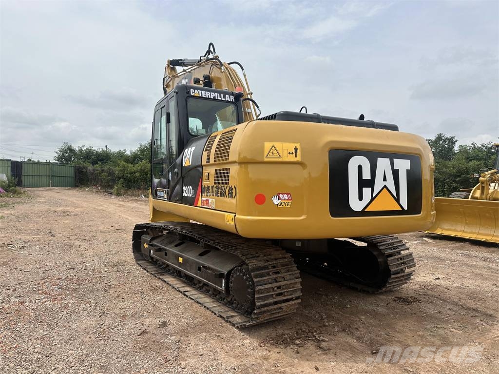 CAT 320 D 轮式挖掘机