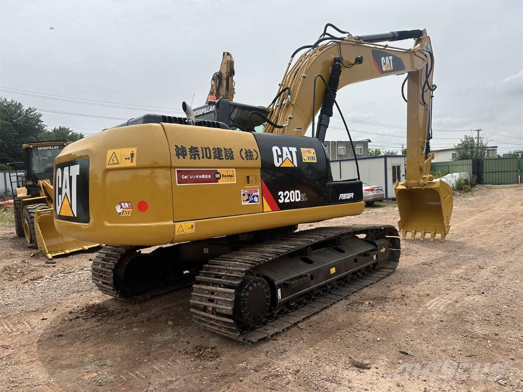 CAT 320 D 轮式挖掘机
