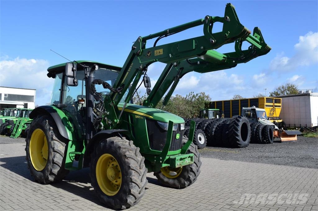 John Deere 5100 M Tractoren