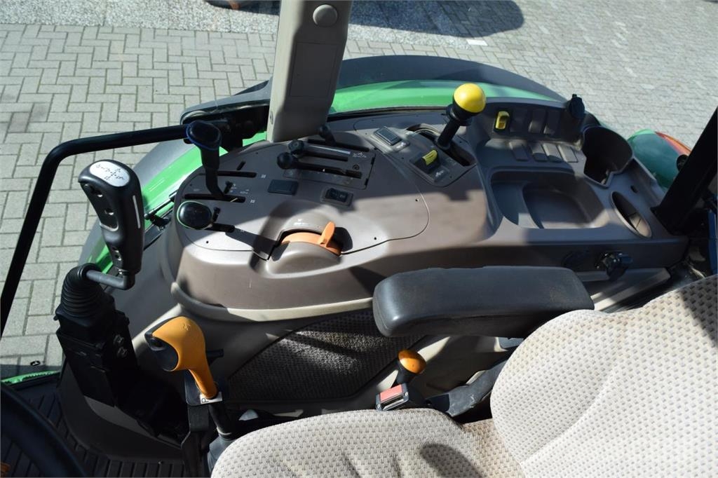 John Deere 5100 M Tractoren