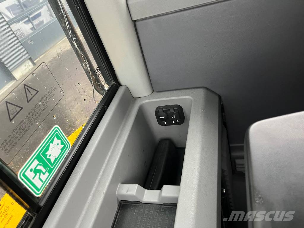JCB 413K Pyöräkuormaajat