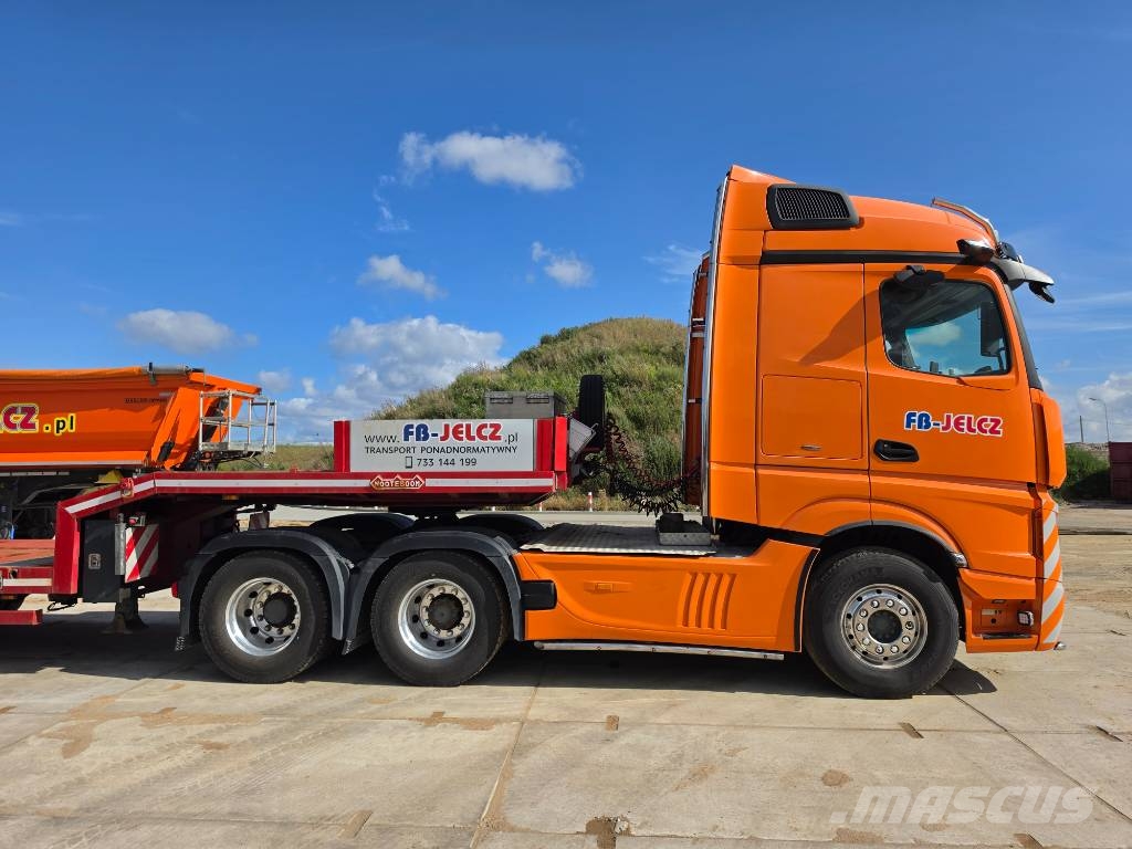 Nooteboom MCO-58-05V Låg lastande semi trailer
