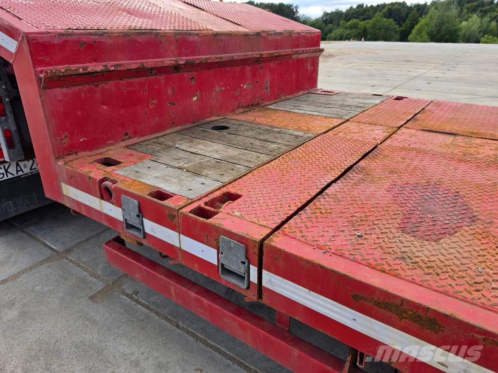 Nooteboom MCO-58-05V Låg lastande semi trailer