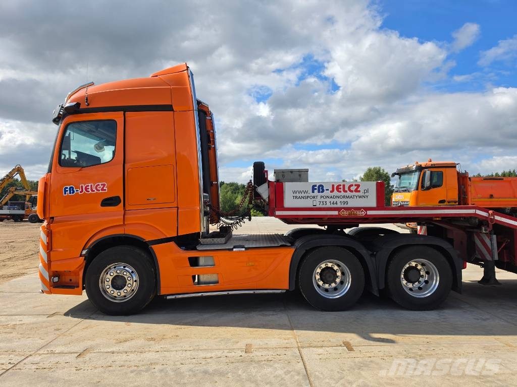 Nooteboom MCO-58-05V Låg lastande semi trailer