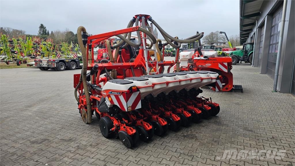 Kuhn Maxima 3 TIL E mit Fronttank Precisiezaaimachines