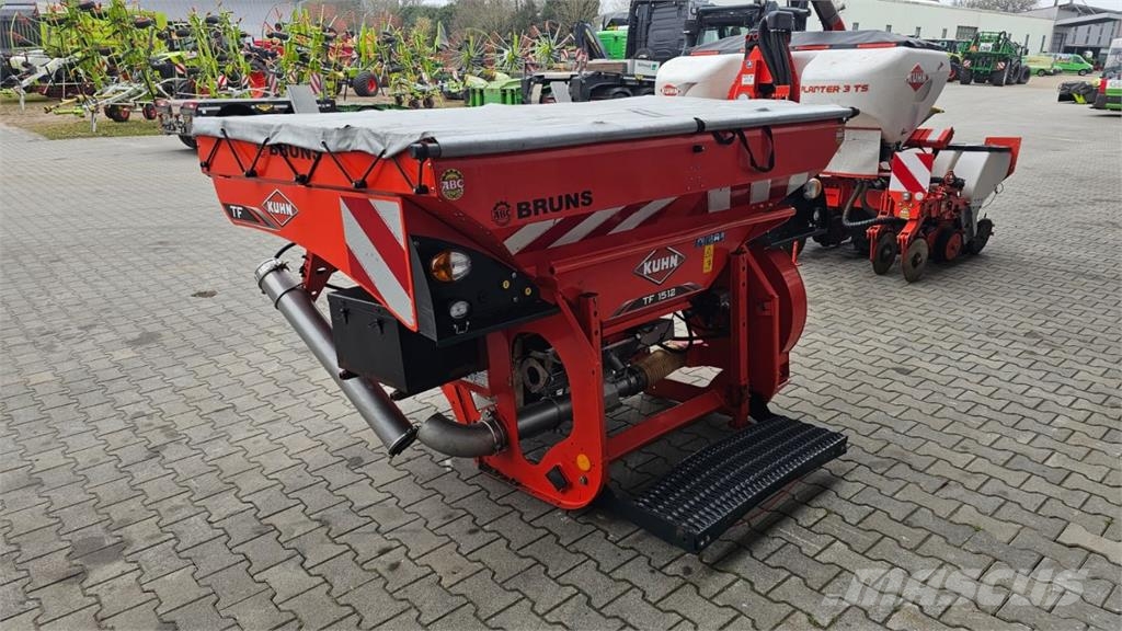 Kuhn Maxima 3 TIL E mit Fronttank Precisiezaaimachines
