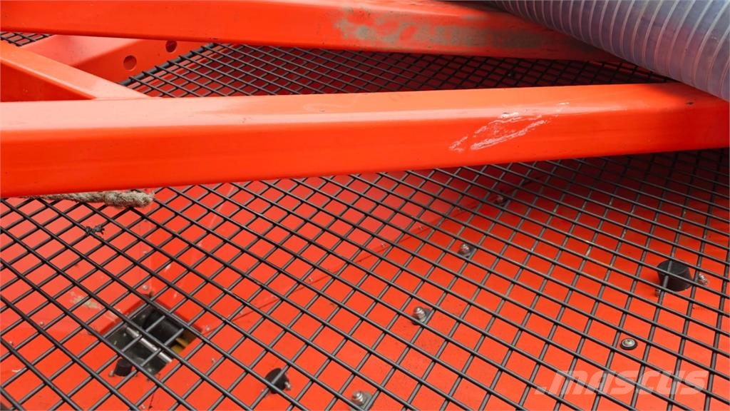 Kuhn Maxima 3 TIL E mit Fronttank Precisiezaaimachines