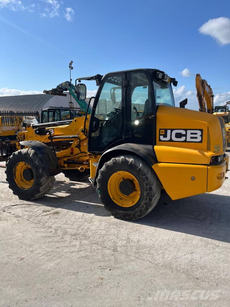 JCB TM 320 S معدات مناولة لأغراض الزراعة