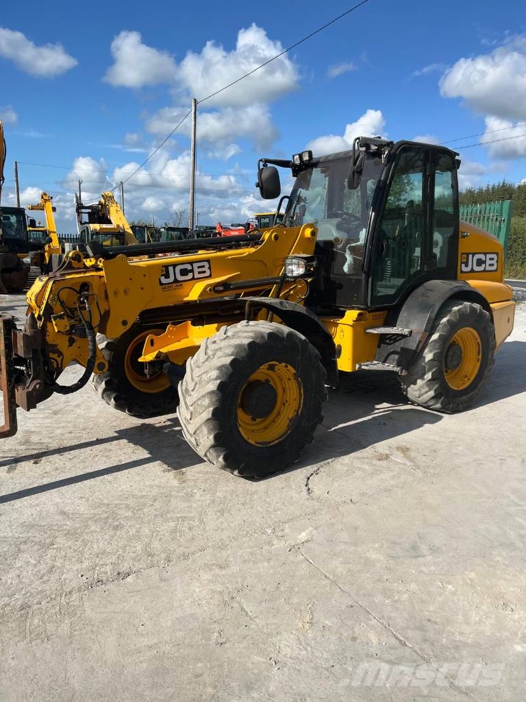 JCB TM 320 S معدات مناولة لأغراض الزراعة