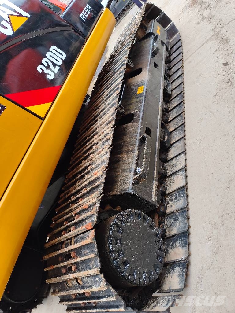 CAT 320 D 履带挖掘机