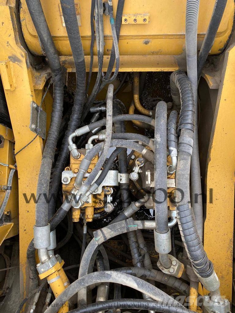 CAT 345 D L Rupsgraafmachines