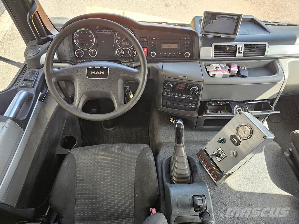 MAN TGM 15.240 BL / TIPPER / DOKA / VEEG / SWEEPER Caminhões varredoras
