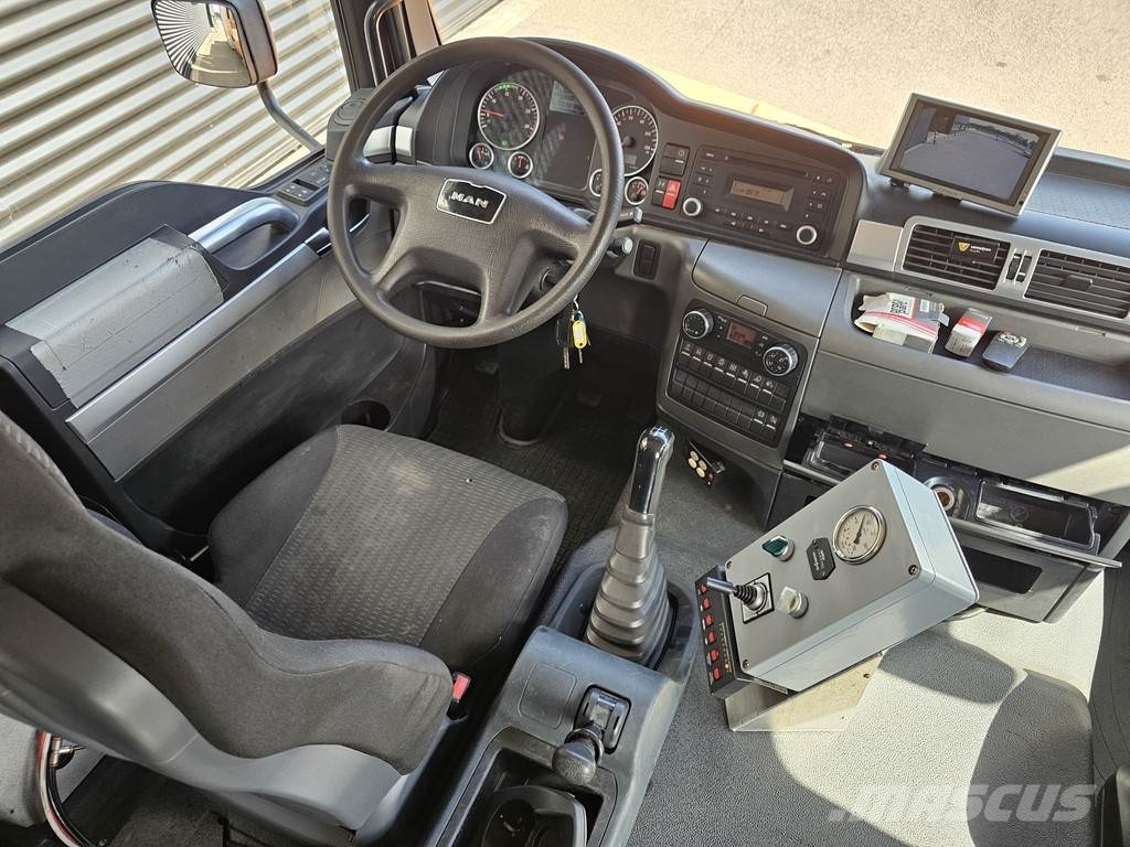 MAN TGM 15.240 BL / TIPPER / DOKA / VEEG / SWEEPER Caminhões varredoras
