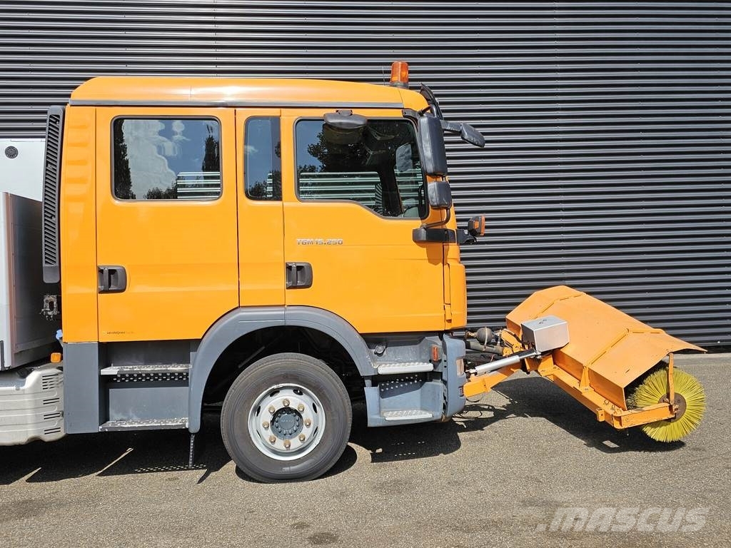 MAN TGM 15.240 BL / TIPPER / DOKA / VEEG / SWEEPER Caminhões varredoras