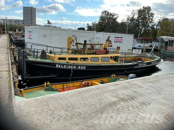  Schubboot Motorbarkasse Work boats / barges