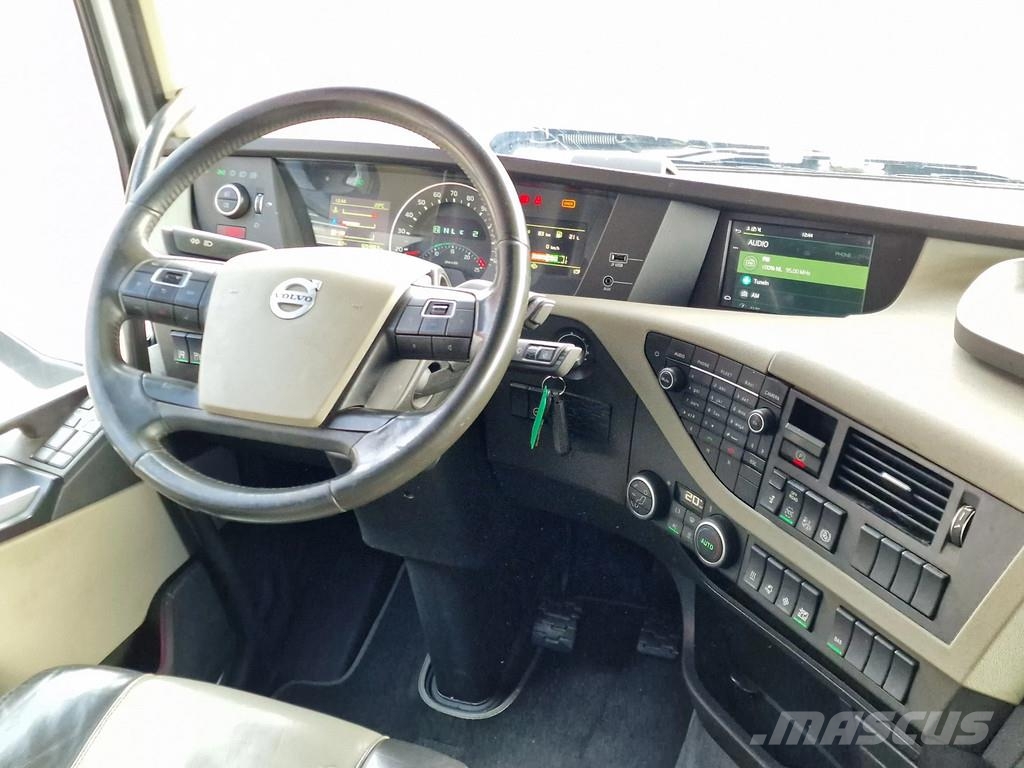 Volvo FH 13.460 Globetrotter 4x2 - Low deck - Full air - Tegljači