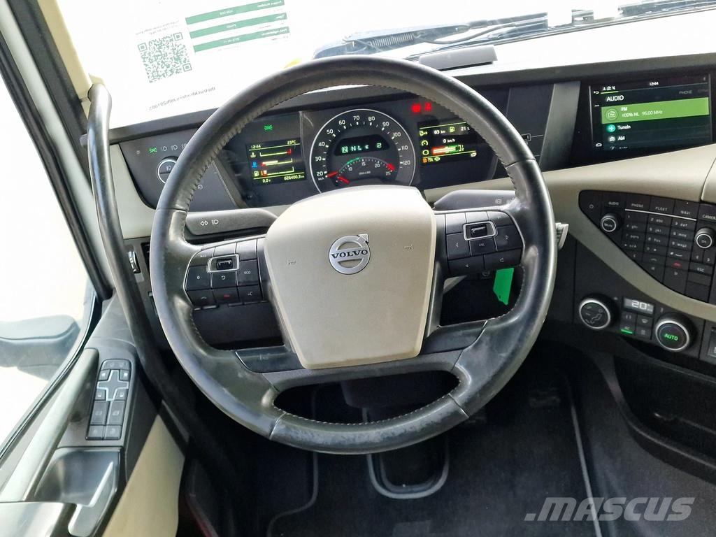Volvo FH 13.460 Globetrotter 4x2 - Low deck - Full air - Tegljači