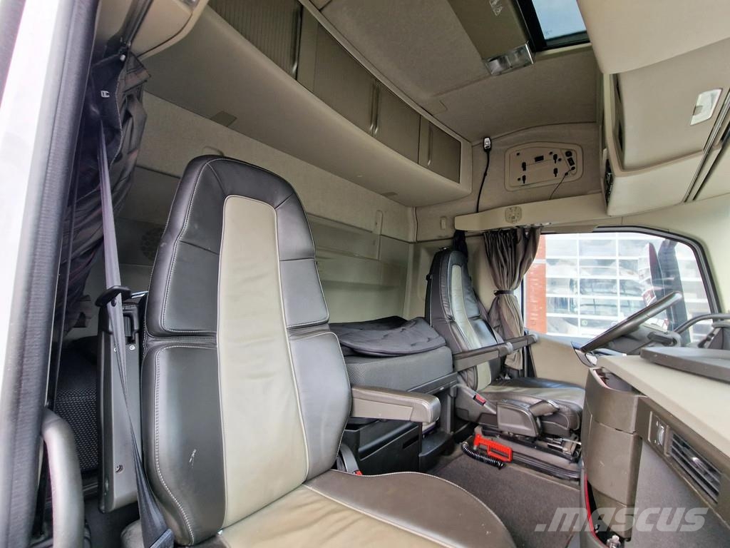 Volvo FH 13.460 Globetrotter 4x2 - Low deck - Full air - Tegljači