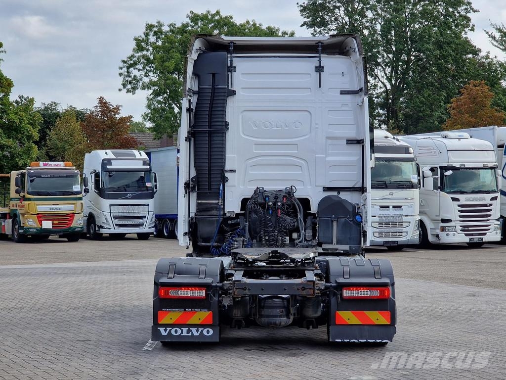 Volvo FH 13.460 Globetrotter 4x2 - Low deck - Full air - Tegljači