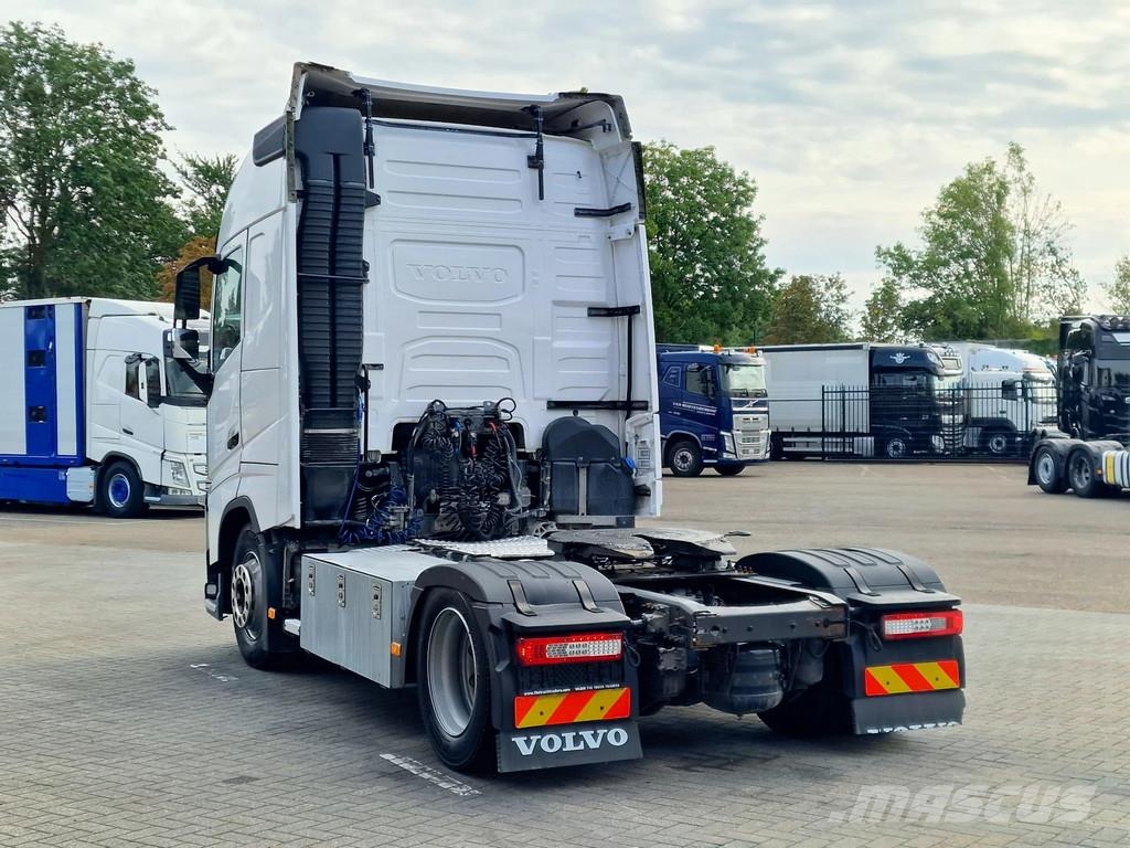 Volvo FH 13.460 Globetrotter 4x2 - Low deck - Full air - Tegljači