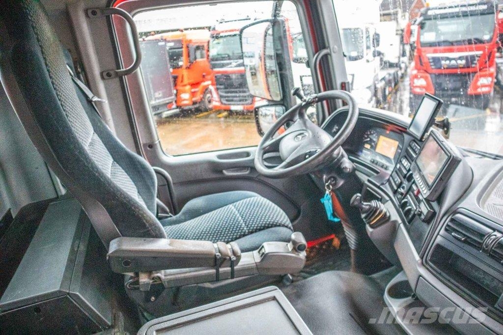 Mercedes-Benz ACTROS 3344 AK-MP3 + HMF1643 Z2 Самоскиди