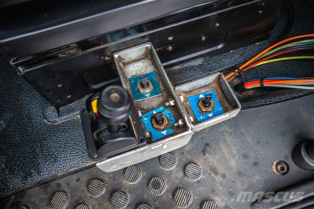 Mercedes-Benz ACTROS 3344 AK-MP3 + HMF1643 Z2 Самоскиди