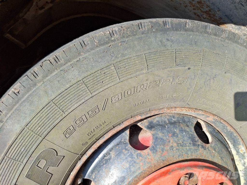 Mercedes-Benz 1113 Camiones con chasís y cabina
