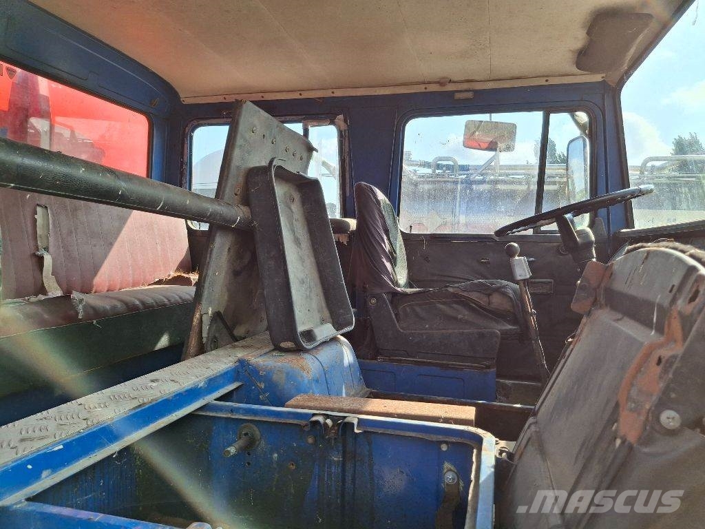 Mercedes-Benz 1113 Camiones con chasís y cabina