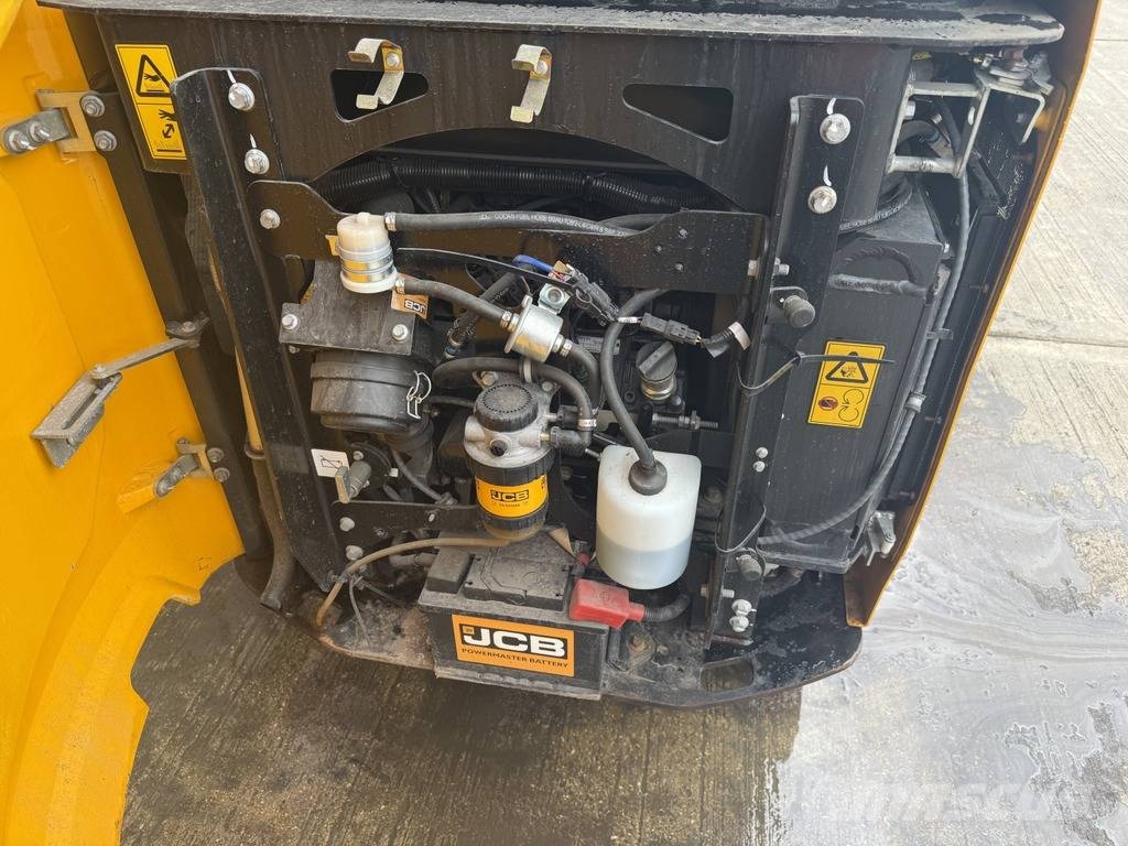 JCB 15 C-1 1.6t Mini Excavator with 3 Buckets Miniekskavaatorid < 7 t