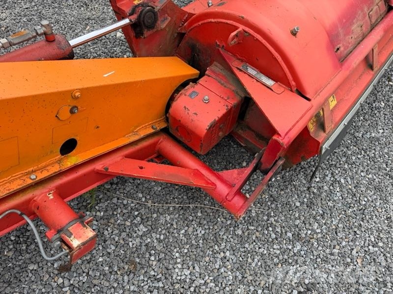 Dücker USM 26 VR4 Nega okolice - drugo