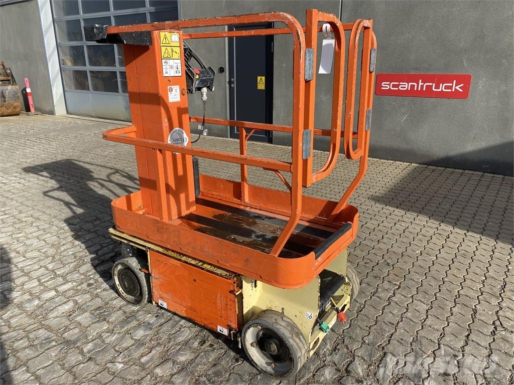 JLG 1230ES Vertikalna dvigala