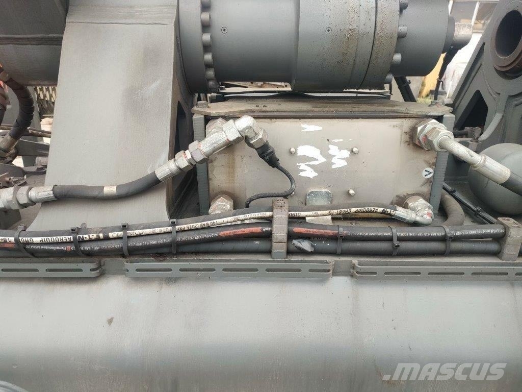Liebherr LV36 Вибропогружатели
