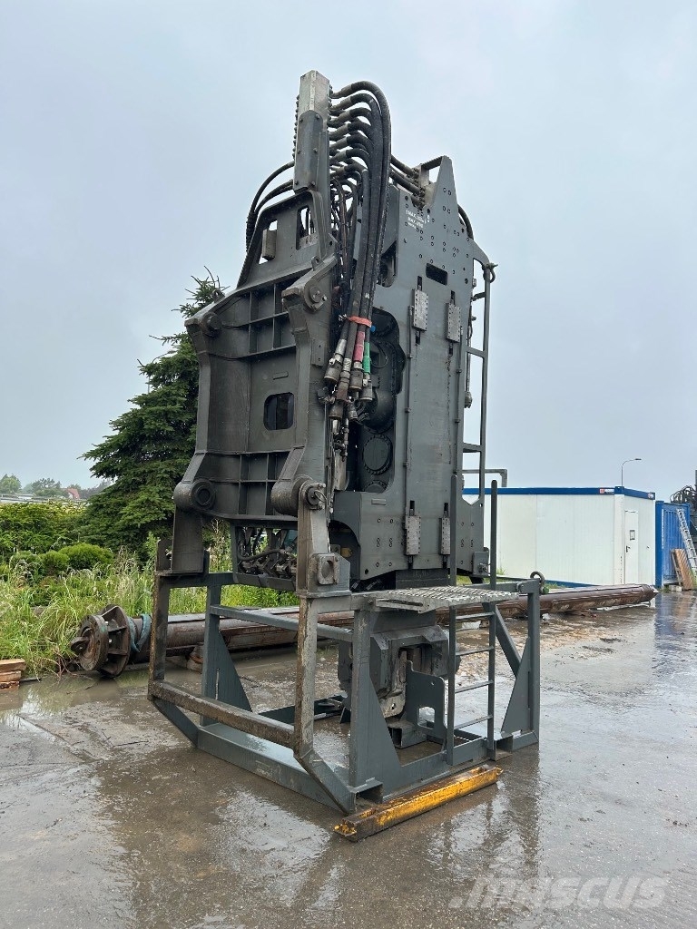 Liebherr LV36 Вибропогружатели