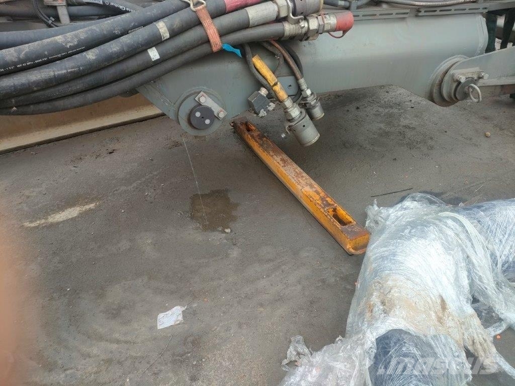 Liebherr LV36 Вибропогружатели
