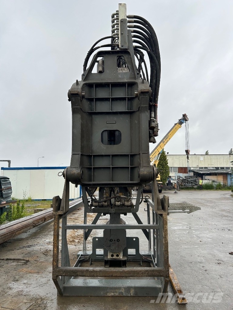 Liebherr LV36 Вибропогружатели