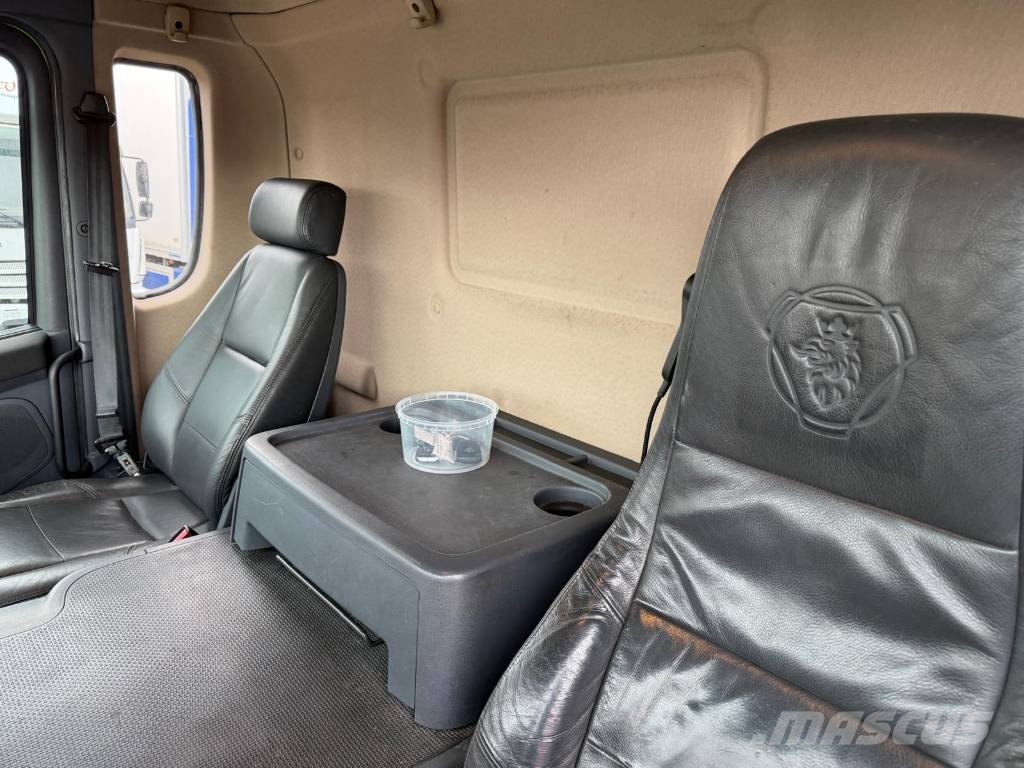 Scania P340 LB6X2*4HNB Serie 6021 Isotermos y frigoríficos