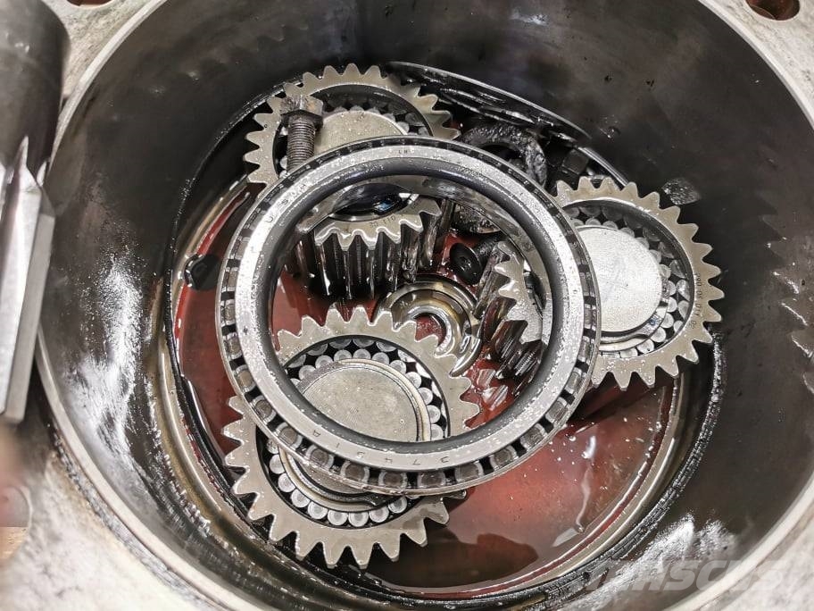 Manitou MRT 2145 {Clark-hurth} reducer أجهزة نقل