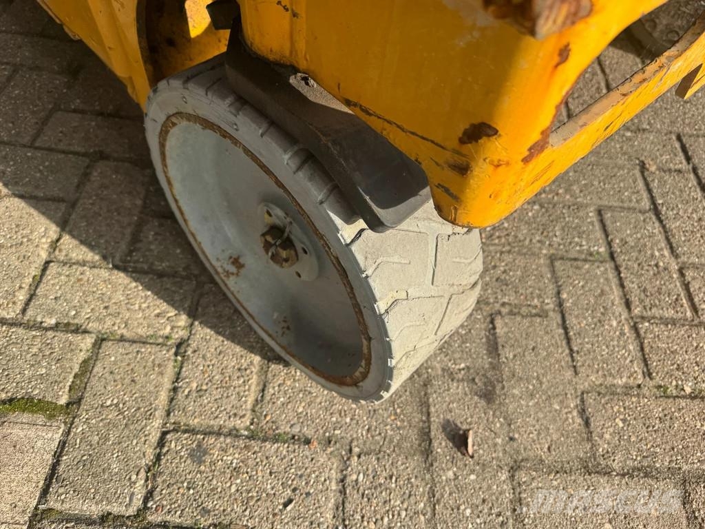 Haulotte Compact 12 Hoogwerker Schaarhoogwerker Schaarlift Saxliftar