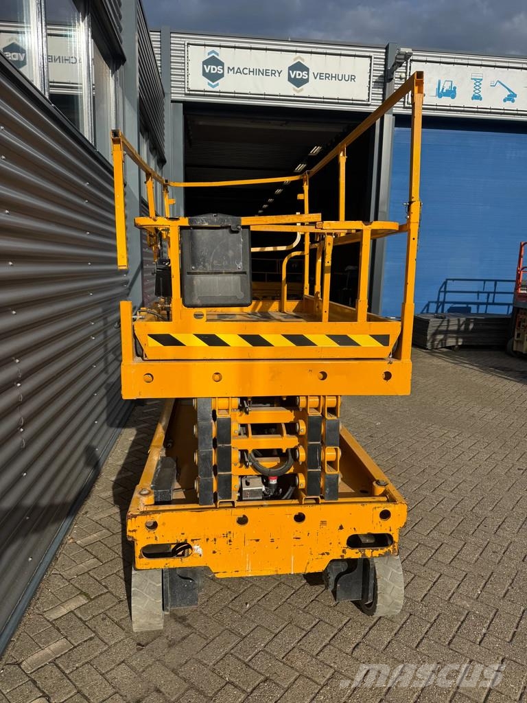 Haulotte Compact 12 Hoogwerker Schaarhoogwerker Schaarlift Saxliftar