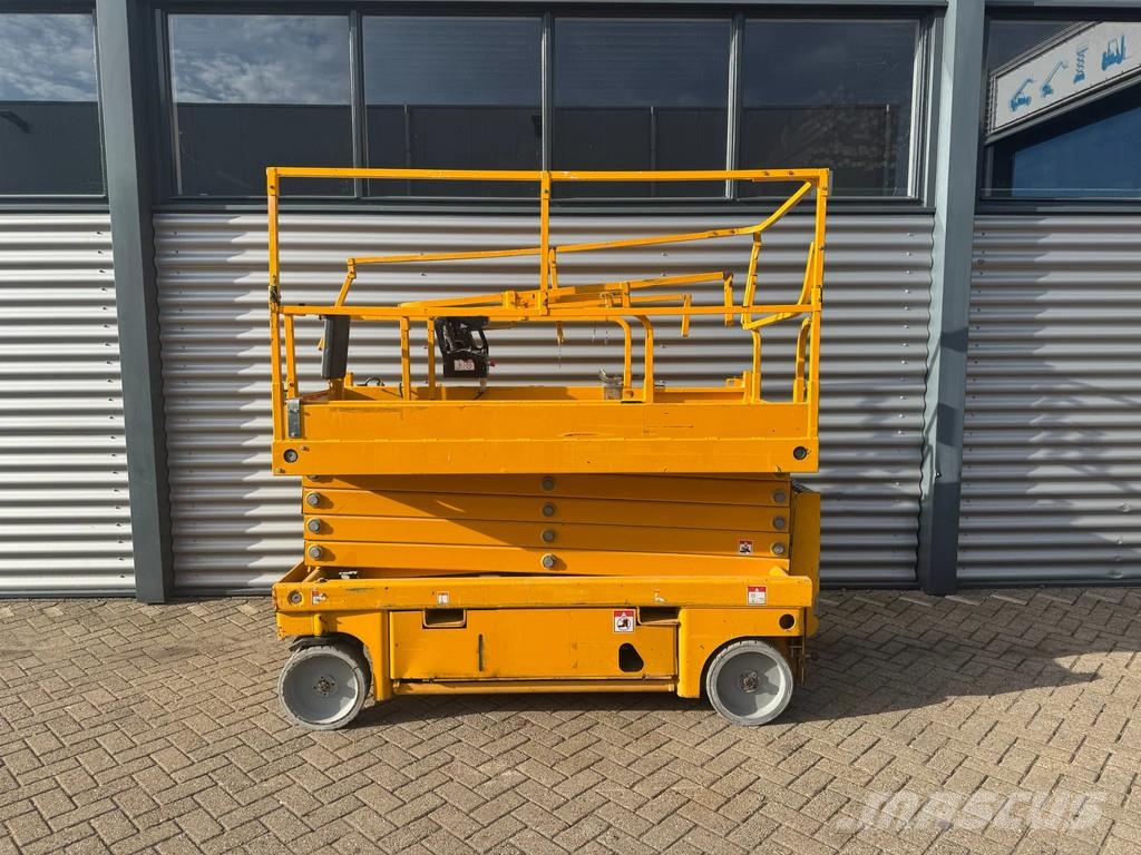 Haulotte Compact 12 Hoogwerker Schaarhoogwerker Schaarlift Saxliftar