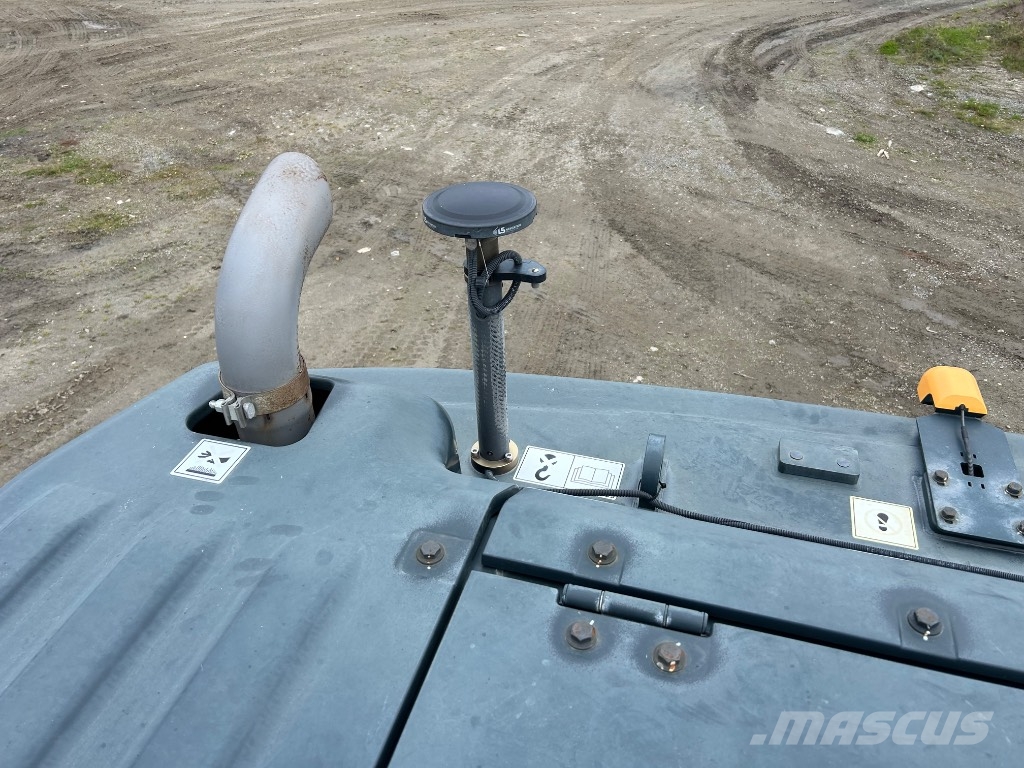 Hyundai HX 300 AL Kāpurķēžu ekskavatori