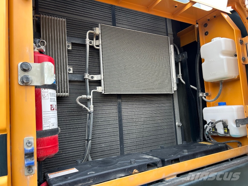 Hyundai HX 300 AL Kāpurķēžu ekskavatori
