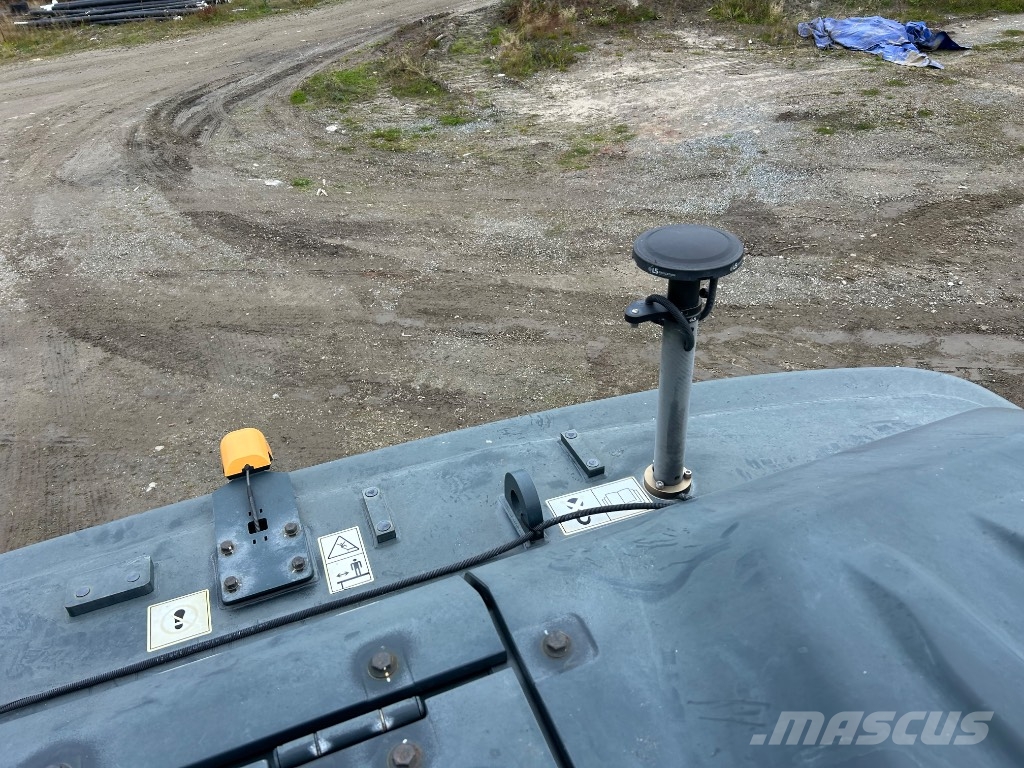 Hyundai HX 300 AL Kāpurķēžu ekskavatori
