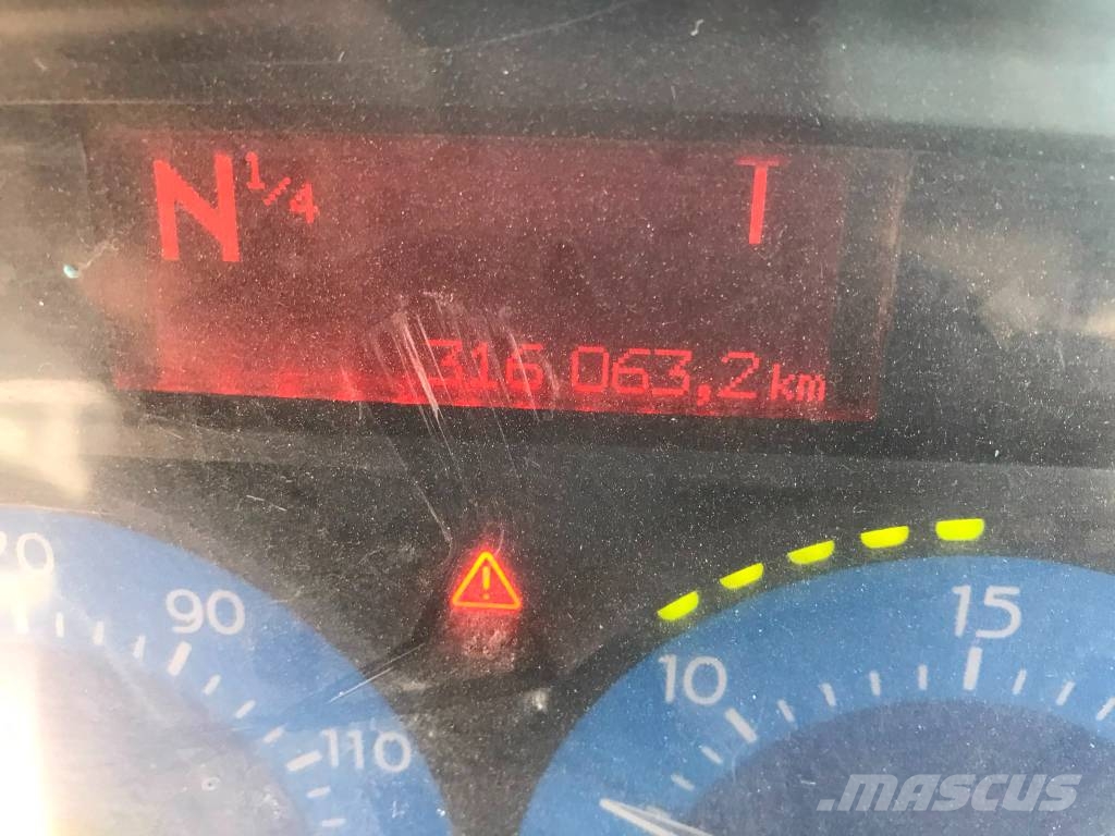 Renault Kerax 370.26 Camiones grúa