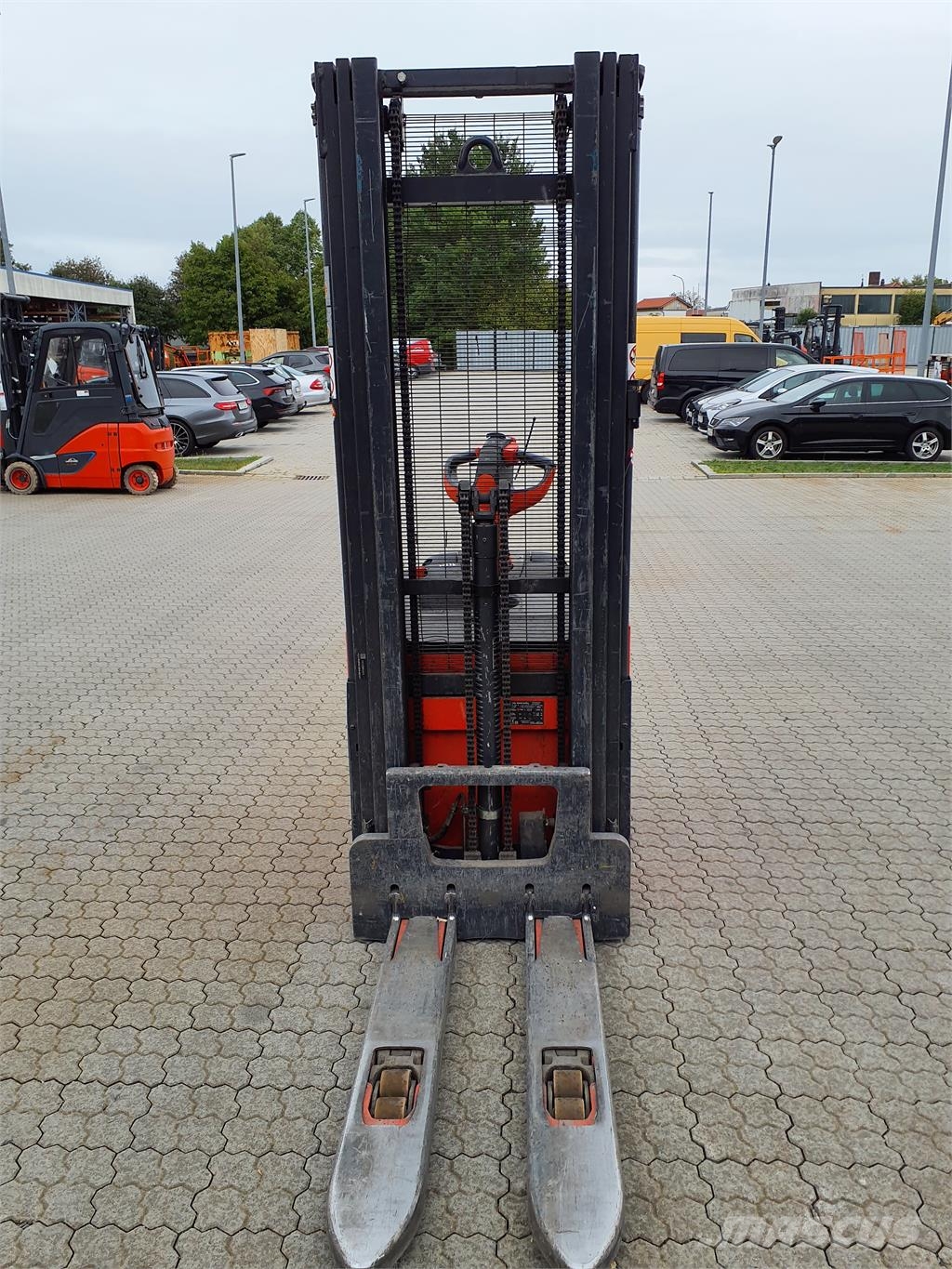 Linde L14AP Samopogonski ročni viličarji