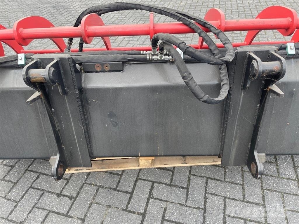Boxer PB220E - Silage grab/Greifschaufel/Uitkuilbak Hranilnice živine