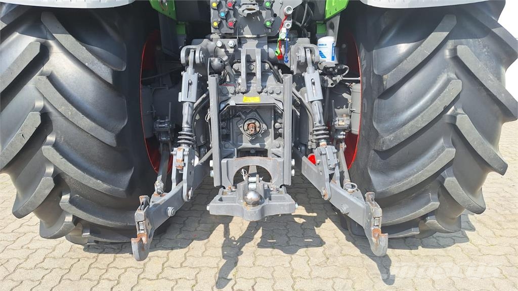 Fendt 724 Vario Gen6 Profi+ Setting2 Трактори