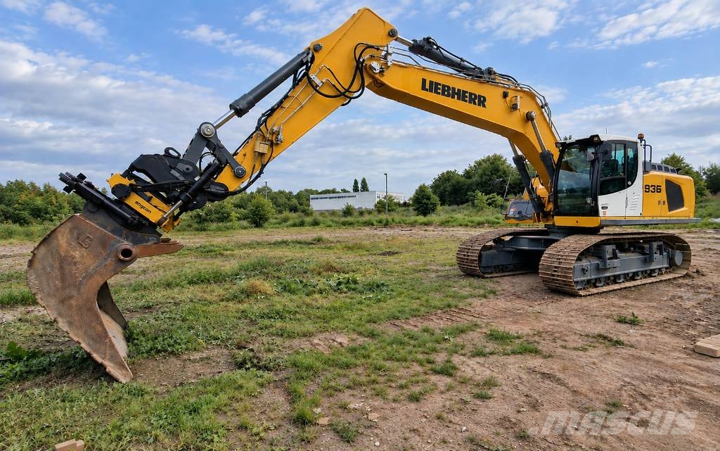Liebherr R 936 LCV حفارات زحافة