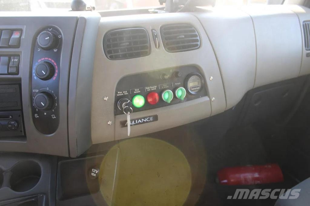 Renault Midlum 220 + 14METER + EURO 5 Plataformas sobre camión