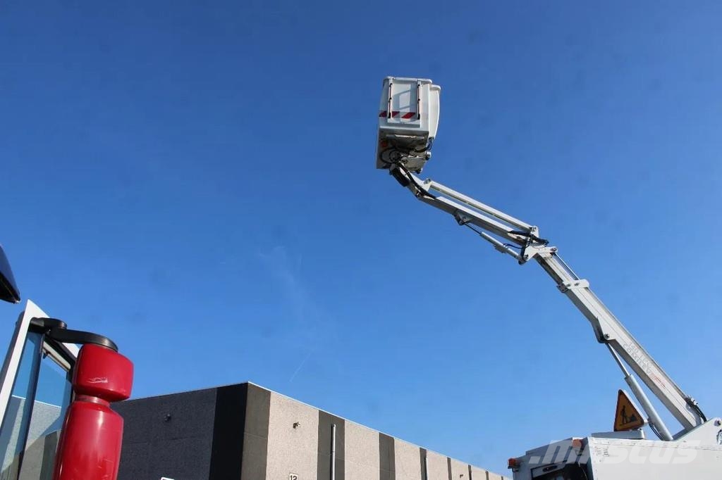 Renault Midlum 220 + 14METER + EURO 5 Plataformas sobre camión